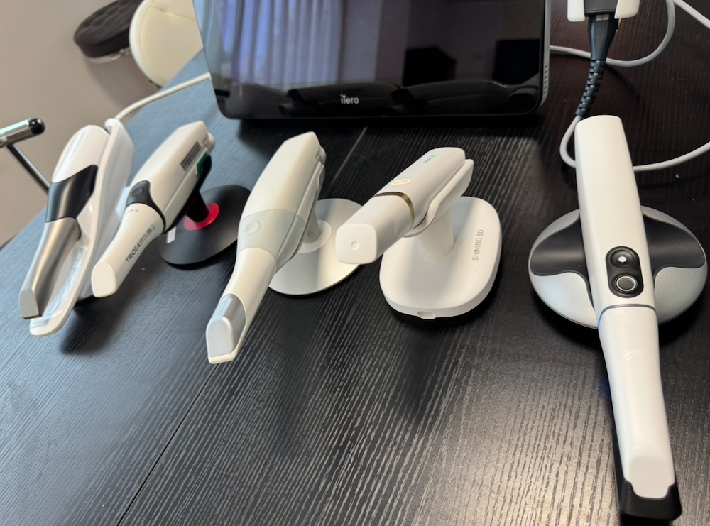 口腔内スキャナー